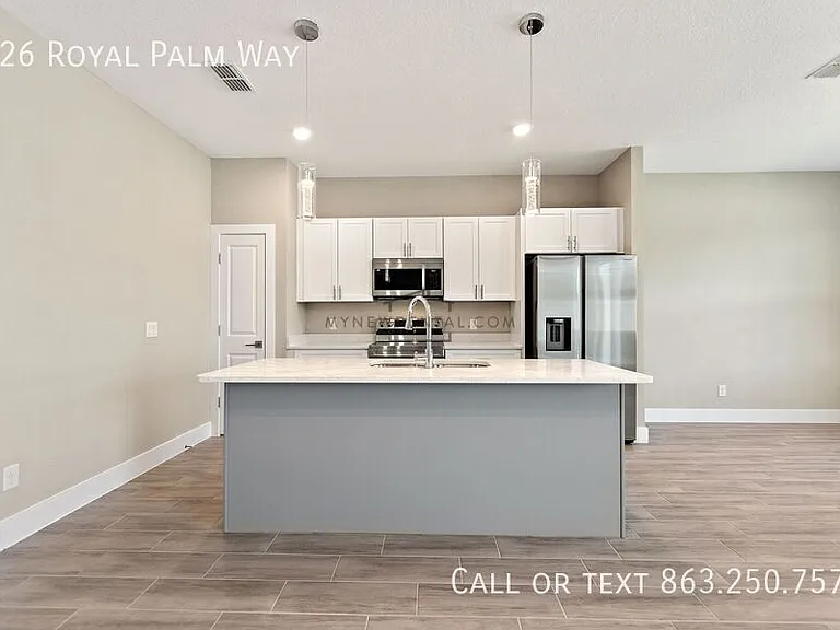 326 Royal Palm Way — Photo 18