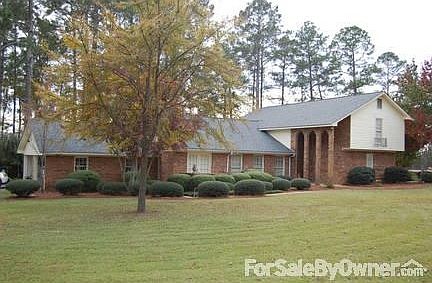 Spacious Country Home
						:
						across from a nine hole golf course