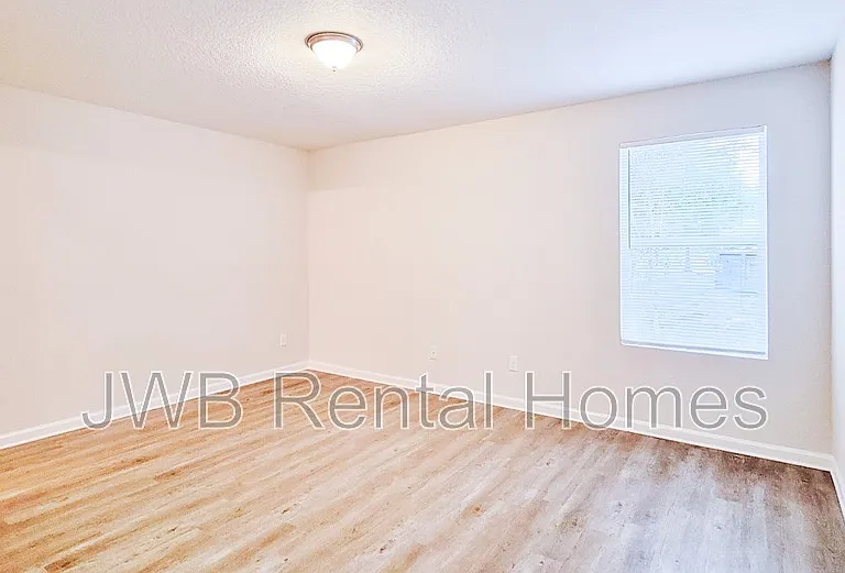 8105 Dandy Ave — Photo 8