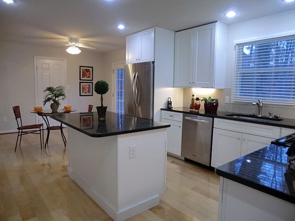 5th image of 12905 Heather Cir