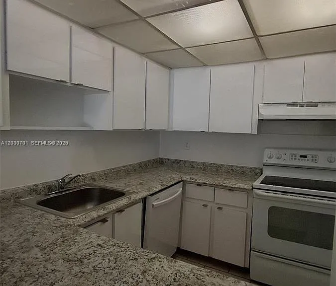 6950 Miami Gardens Dr #2304 — Photo 2
