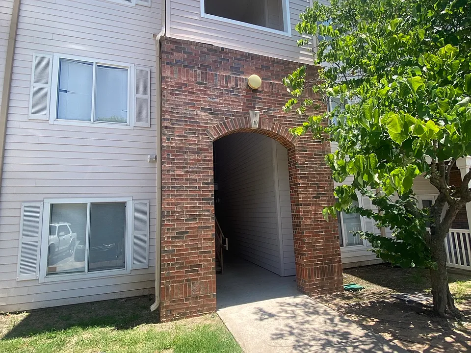 2200 Classen Blvd #10123