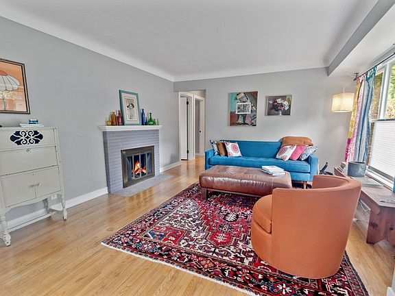 4th image of 545 Frontenac Pl