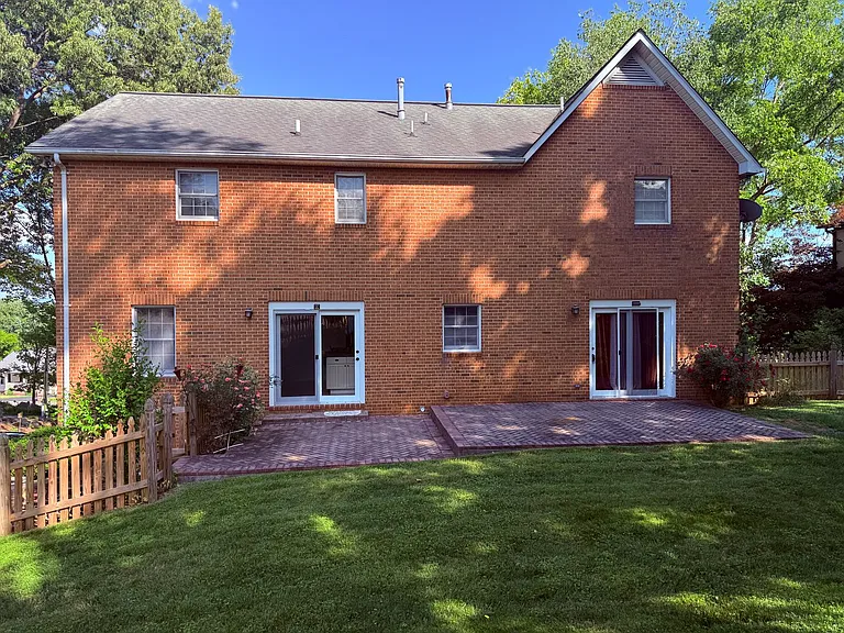 810 Lizabeth Dr — Photo 5
