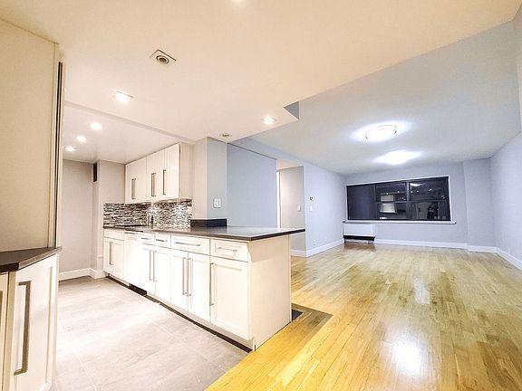 3rd image of 301 E 47th St APT 16E