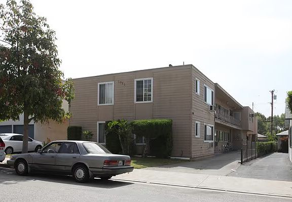 5th image of 1052 Justin Ave APT 4