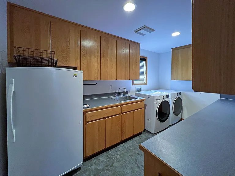 7512 Leif Ericson Dr — Photo 29