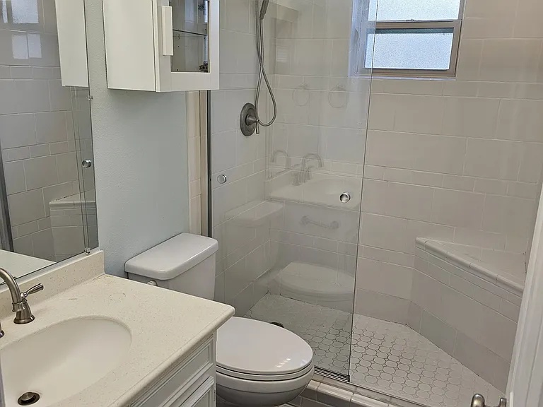 2414 Longview St — Photo 11