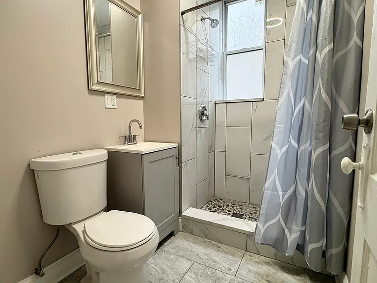 2241 W Cortland St #2 — Photo 6