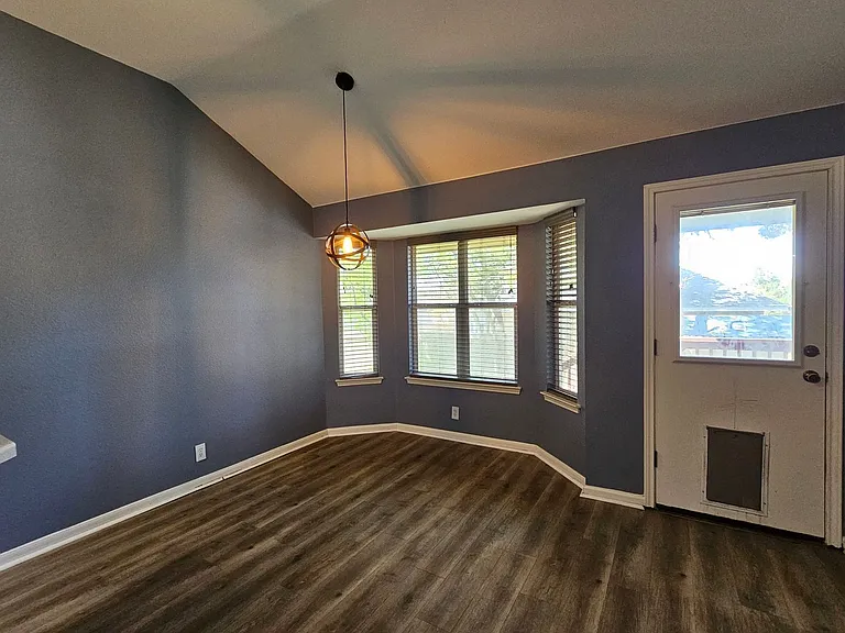 1505 Muledeer Run — Photo 13