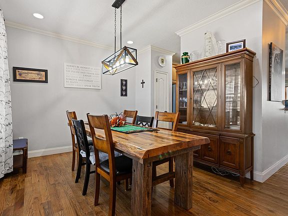 5th image of 100 Clearridge Way