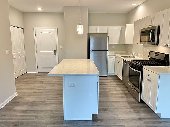 3rd image of 301 N Madison St APT 2D