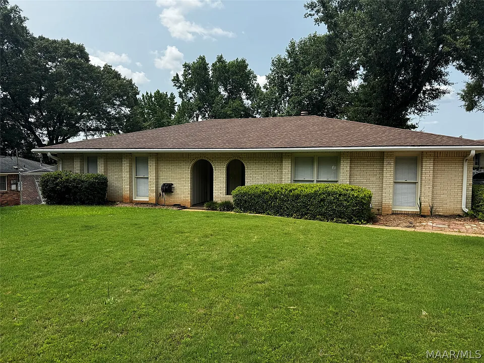 1425 Pine Ridge Rd