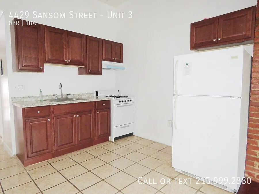 Large Studio located in University City! — Photo 4