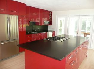 435 Oakview Dr, Orange, CT 06477