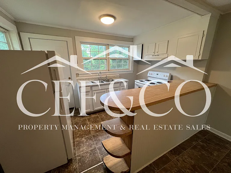 306 Westview Blvd — Photo 5