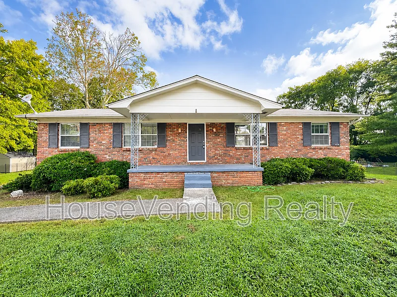 6204 Trailhead Cir