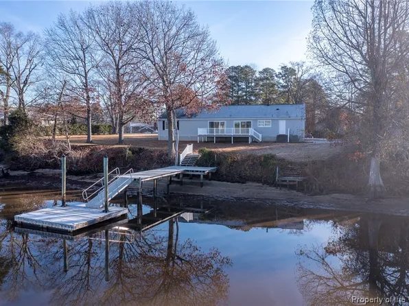 520 Colony Trl, Lanexa, VA 23089