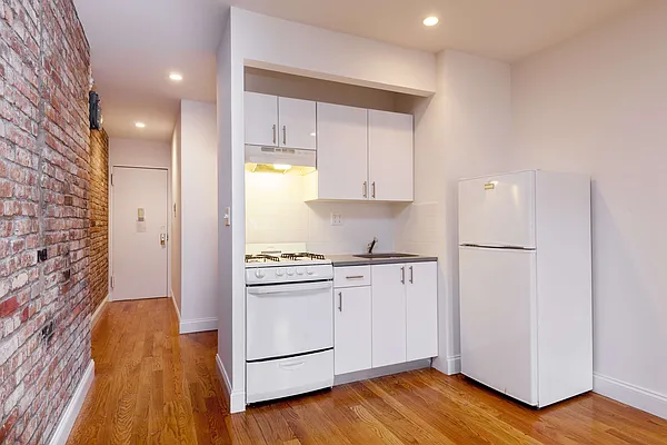 Rented by Compass | media 18