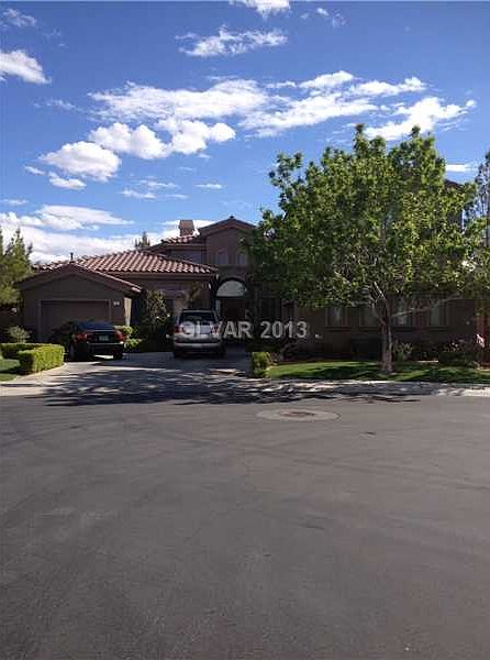 2nd image of 15 Holly Tree Ct