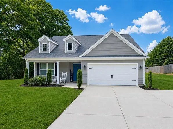 621 Rockwell Church Rd, Winder, GA 30680