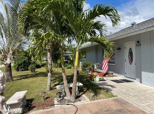 206 Floyd Ave N, Lehigh Acres, FL 33971