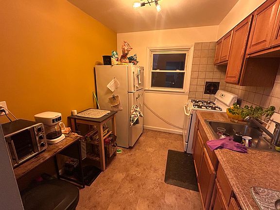 4th image of 24 Cammerer Ave Floor 2