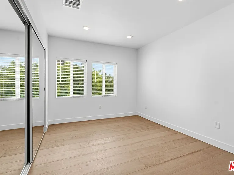5452 Harcross Dr — Photo 25