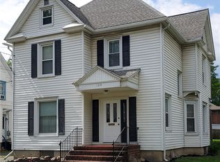 109 Chapel St, Penn Yan, NY 14527