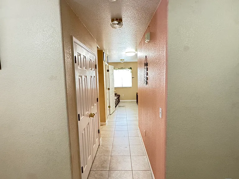 2226 N Vernal Ave — Photo 21
