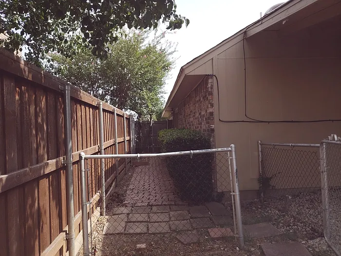 2217 Rockwood Dr — Photo 36
