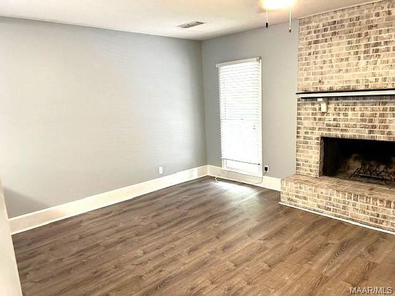3rd image of 3029 Willow Lane Dr
