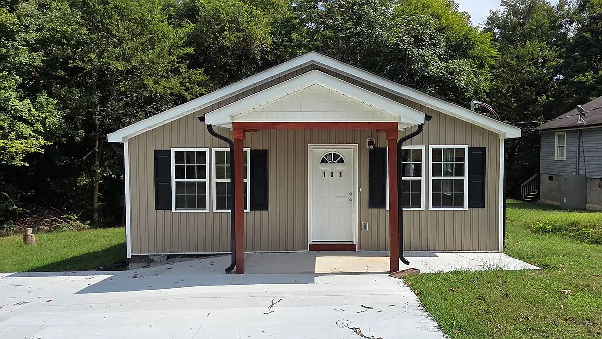 2 bed, 1.0 bath, 1120 sqft, $2,000 — Photo 1