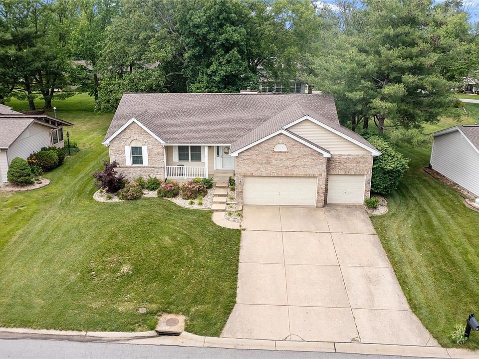1st image of 31 Burgundy Dr