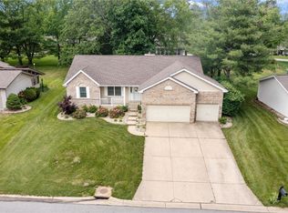 31 Burgundy Dr, Lake Saint Louis, MO 63367