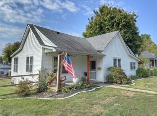 701 W 5th St, Dickson, TN 37055