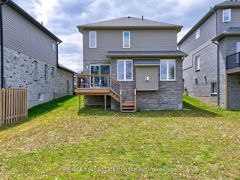 1573 Horseshoe Cres #LOWER — Photo 11