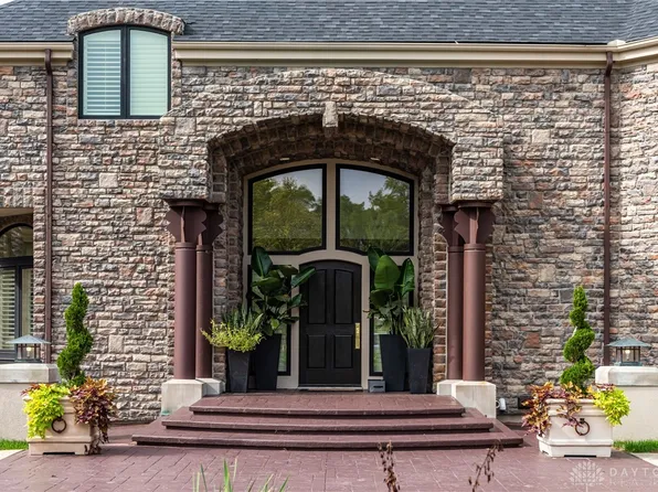 7067 Meeker Commons Ln, Dayton, OH 45414