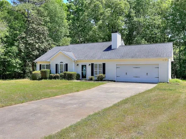 1022 Carriage Way, Loganville, GA 30052