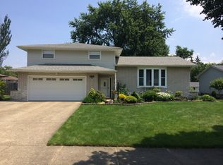 6179 Carlyle Dr, Seven Hills, OH 44131