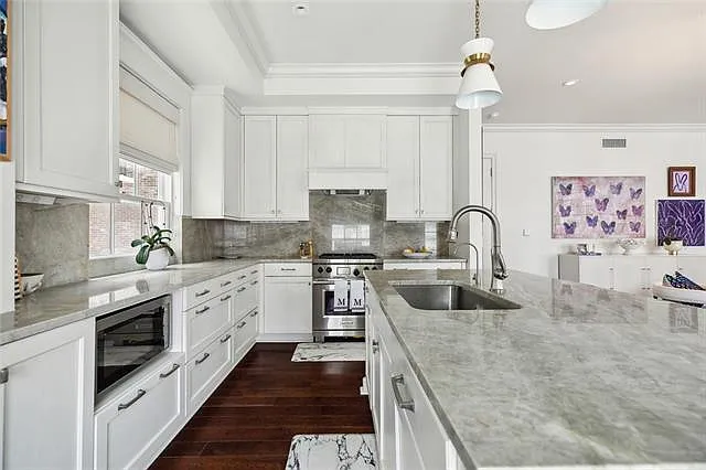 700 Magazine St #515 — Photo 16