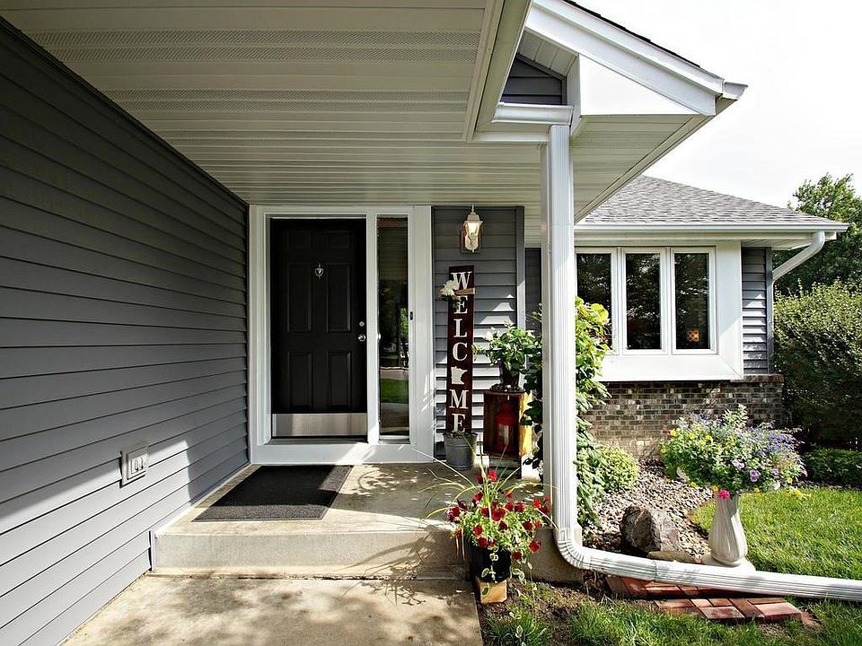 Welcome Home!  This solid one-owner home is ready for new owners! Don't wait!