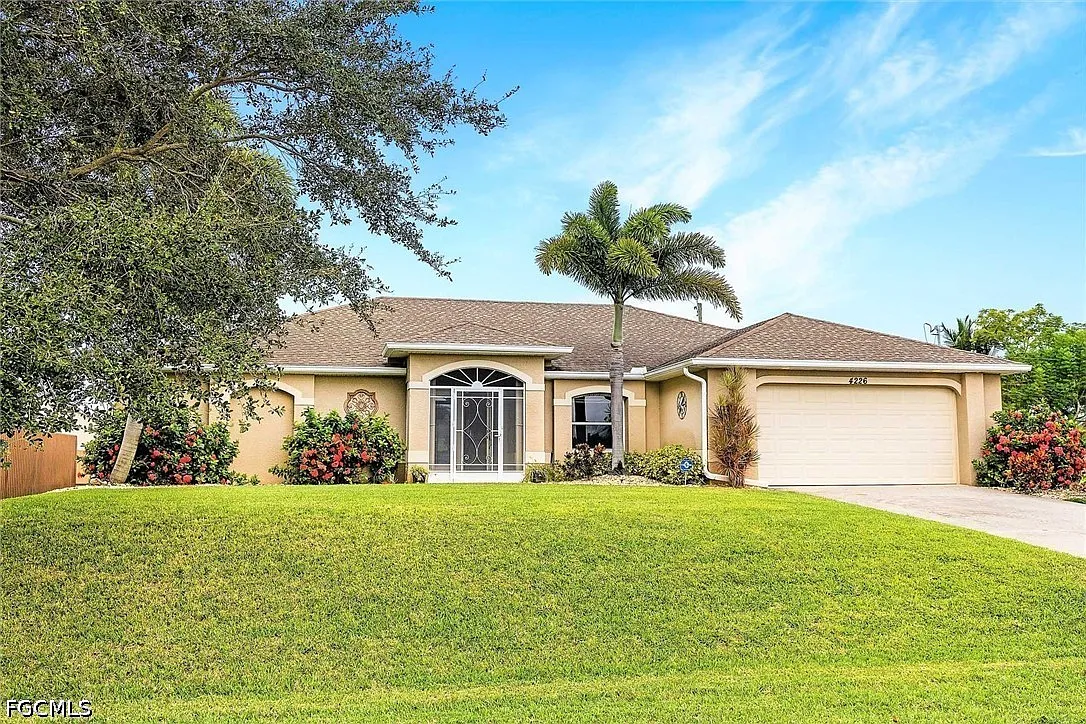 3 bed, 2.0 bath, 1819 sqft, $4,535 — Photo 4