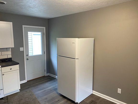 4th image of 2411 Shasta Dr
