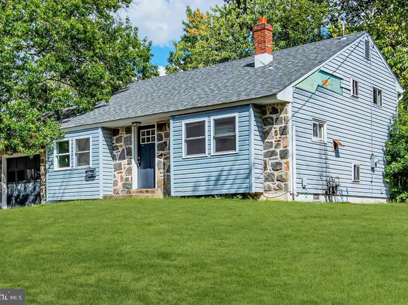 211 Chatham Dr, Clementon, NJ 08021