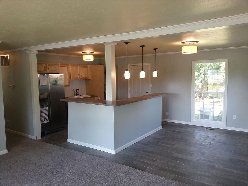2nd image of 4525 Council St NE