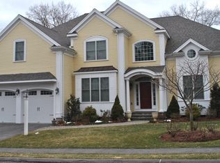 10 Longacre Rd, Needham, MA 02492