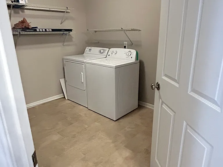 8413 Heywood Cir — Photo 21
