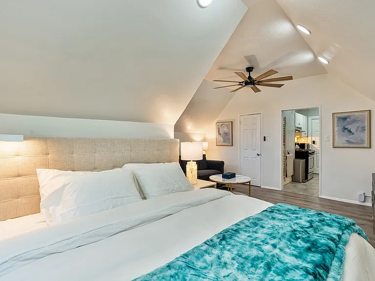 271 E St #3 — Photo 12