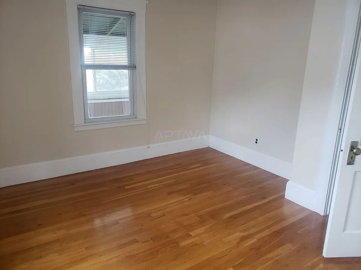 Building Photo - 88 Bowen Ave #1
